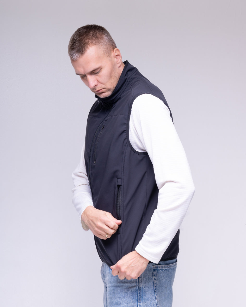 Black BeGrandfather softshell vest – view 3